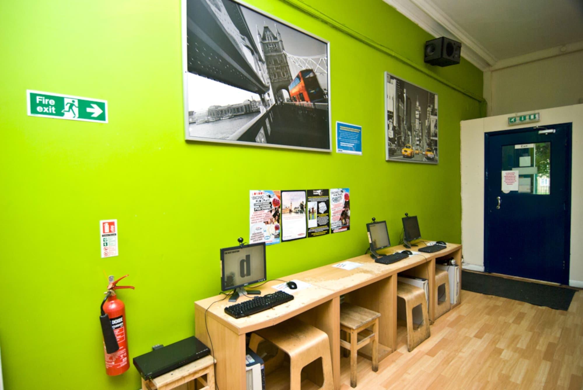 Onefam Waterloo 18-36 Years Old Hostel London Exterior photo